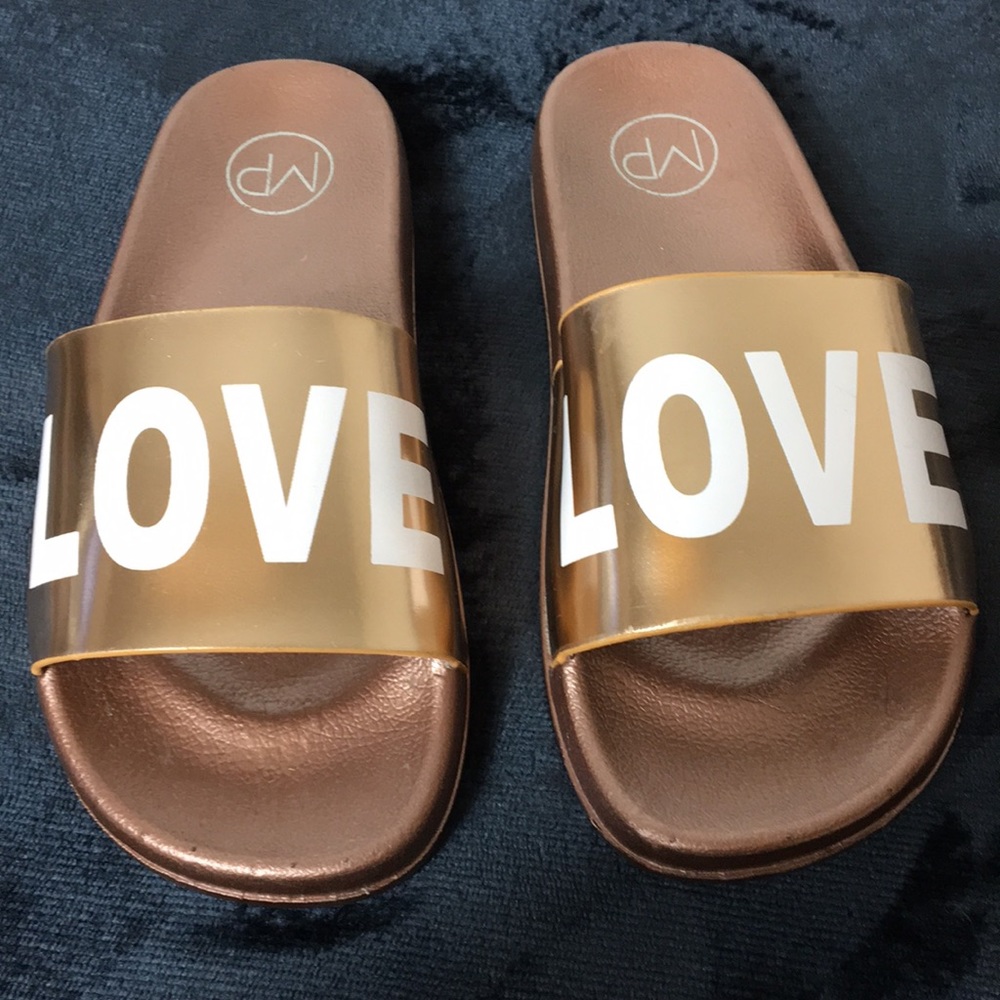 Love Love Love. Sliders. Slippers.